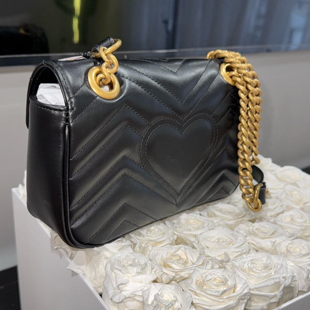 Black Gucci Leather Shoulder Bag with Gold Chain - Picture 8 of 8